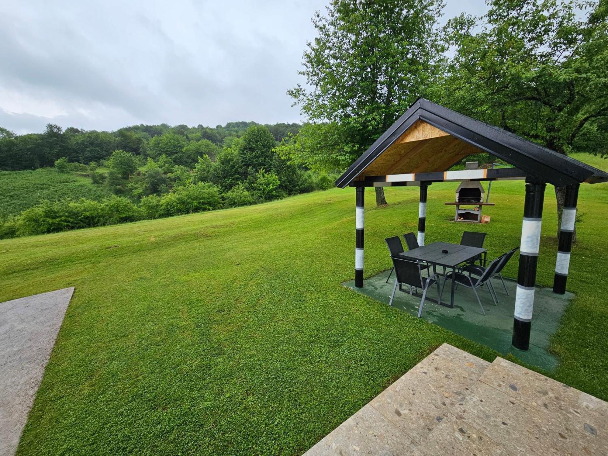 Apartman Mile - Holiday House Smoljanac Esterno foto