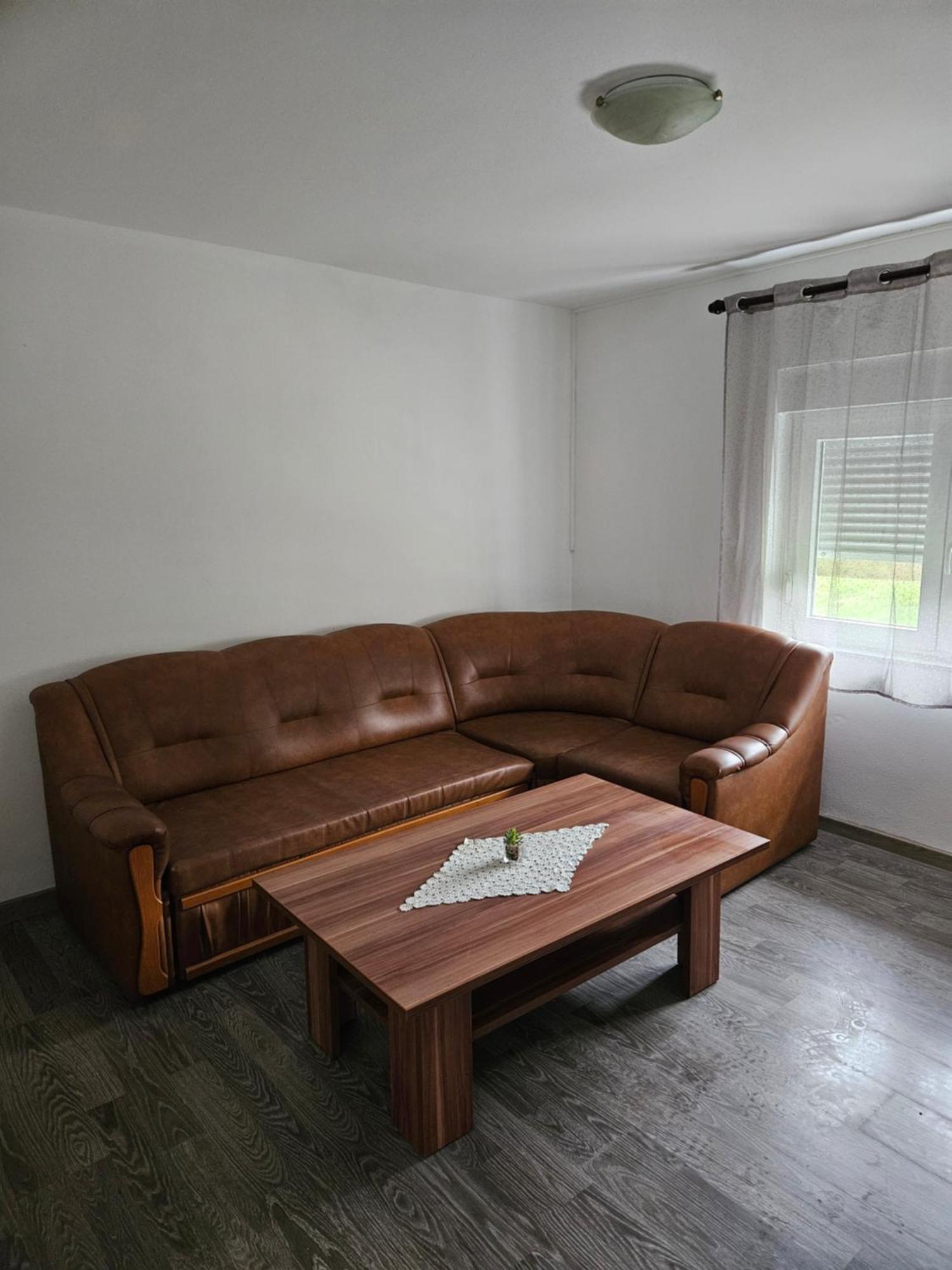 Apartman Mile - Holiday House Smoljanac Esterno foto