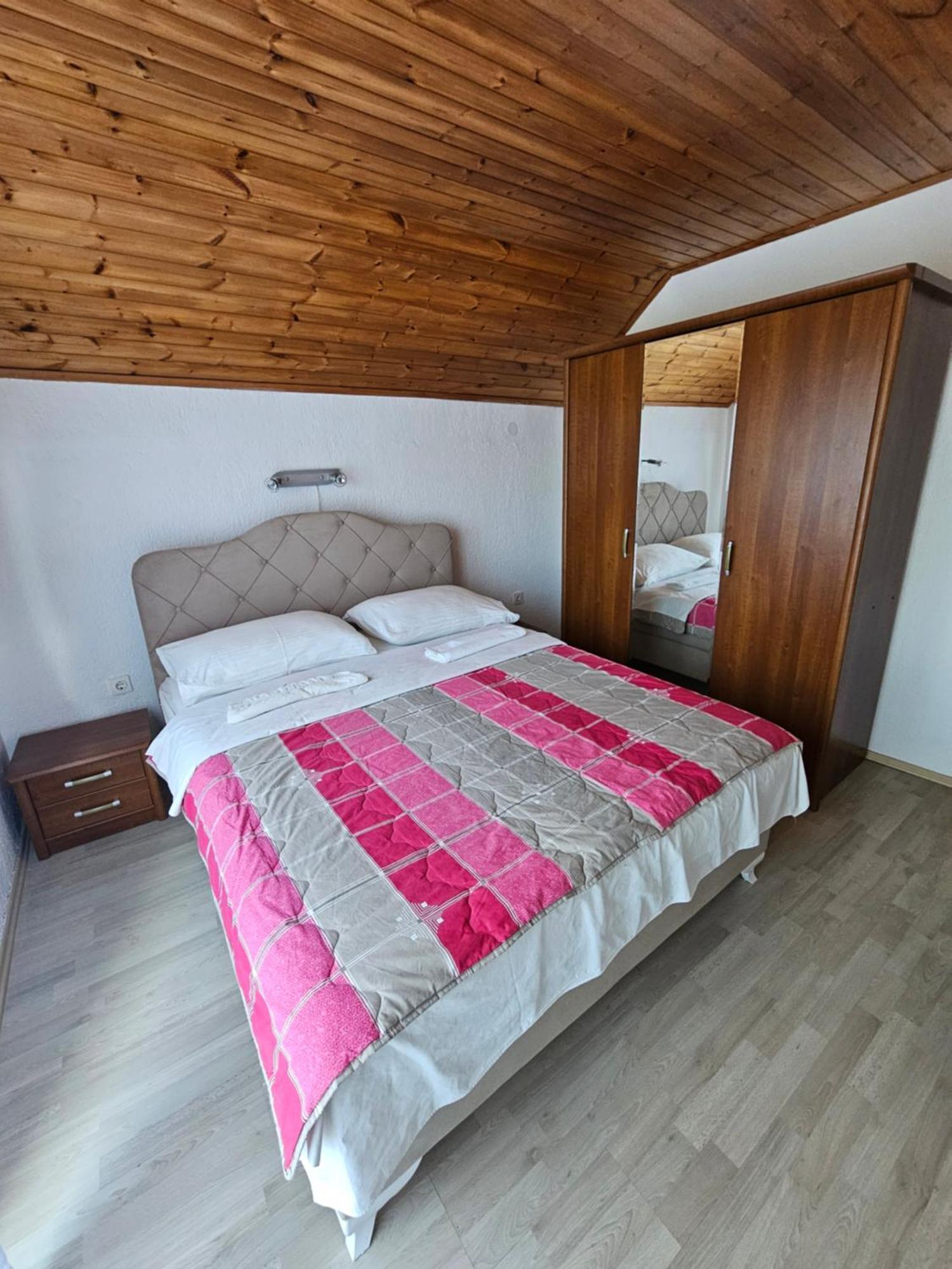 Apartman Mile - Holiday House Smoljanac Esterno foto